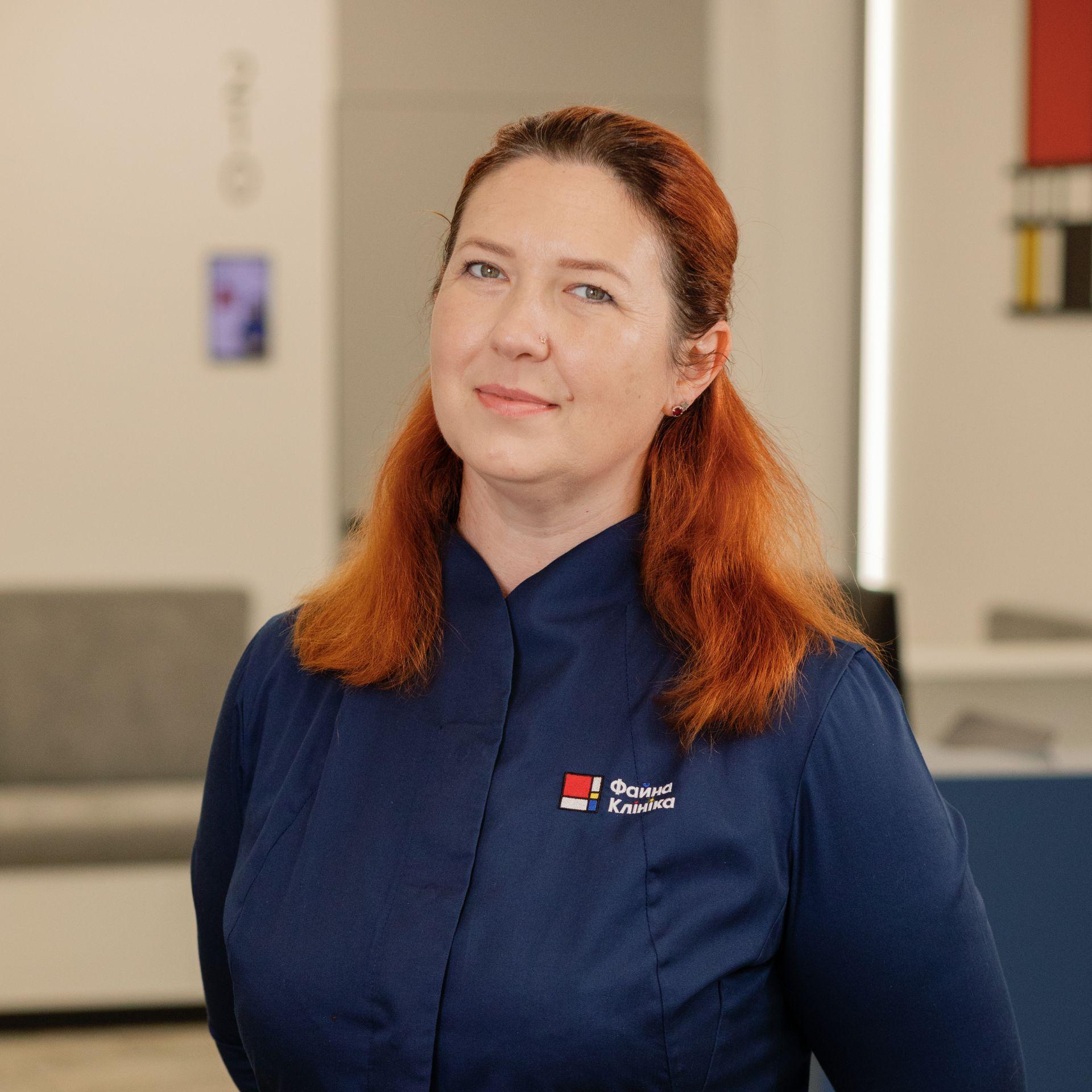 Василенко Катерина Олександрівна у холі Файної Клініки