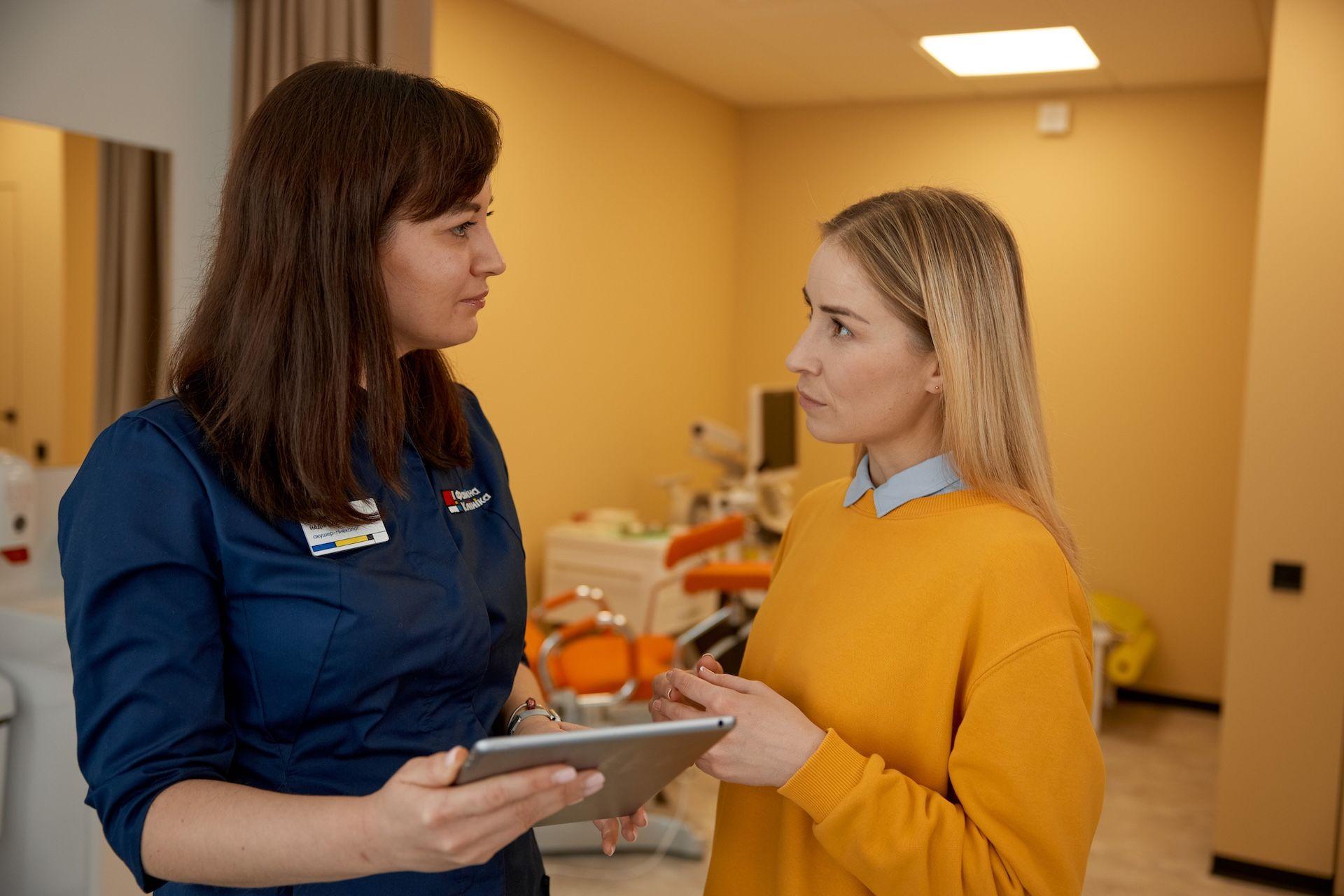 пацієнтка на прийомі у гінеколога