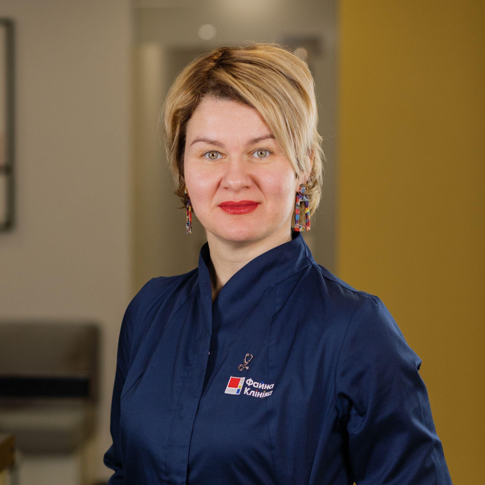 Інфекціоніст Вінницька Олена Володимирівна у холі Файної Клініки