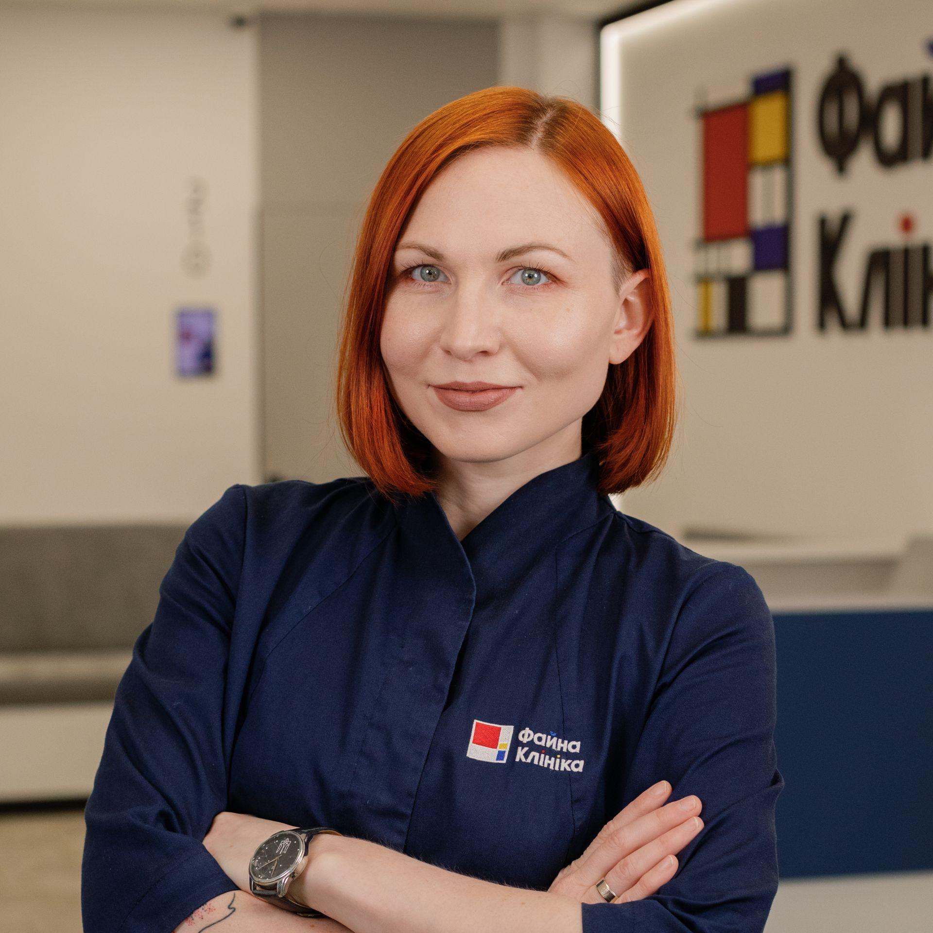 Отоларинголог, дитячий отоларинголог Лутчак Ірина Ігорівна у холі Файної Клініки