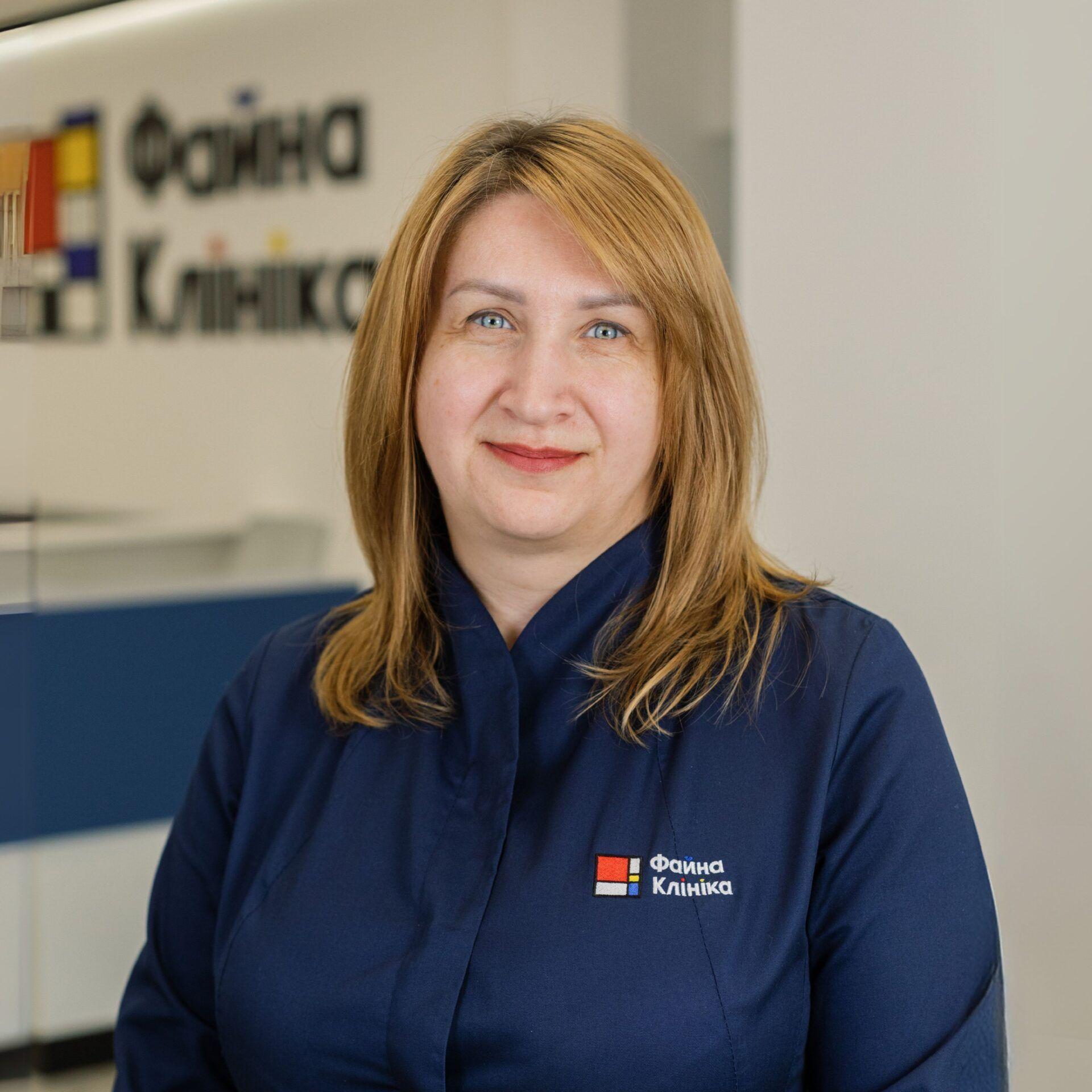 Невролог Чудійович Людмила Андріївна у холі Файної Клініки