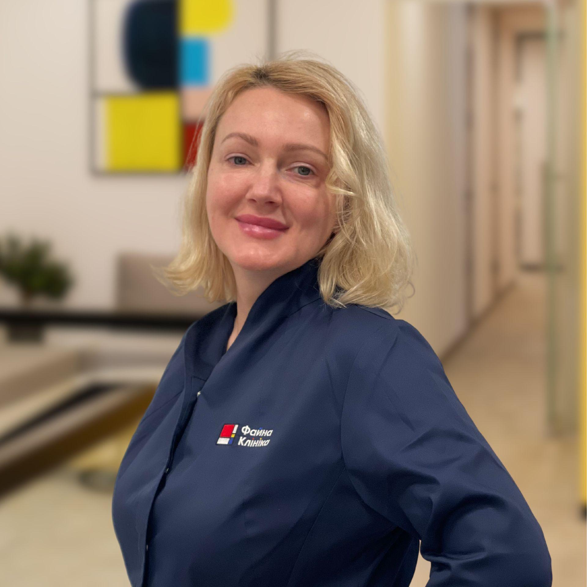 Анестезіолог Бобровник Олена Вячеславівна у холі Файної Клініки