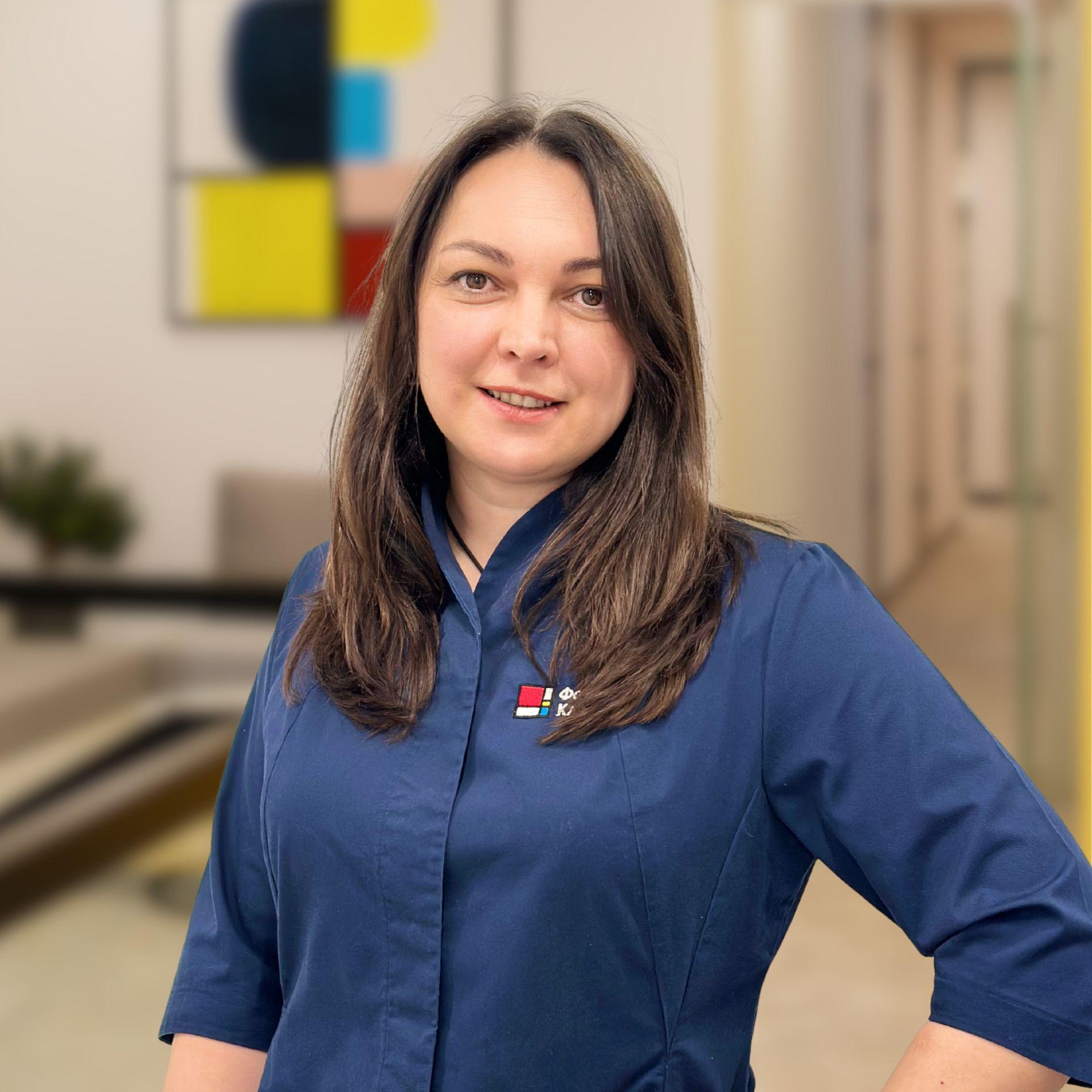 Ендокринолог Дорош Алла Георгіївна у холі Файної Клініки