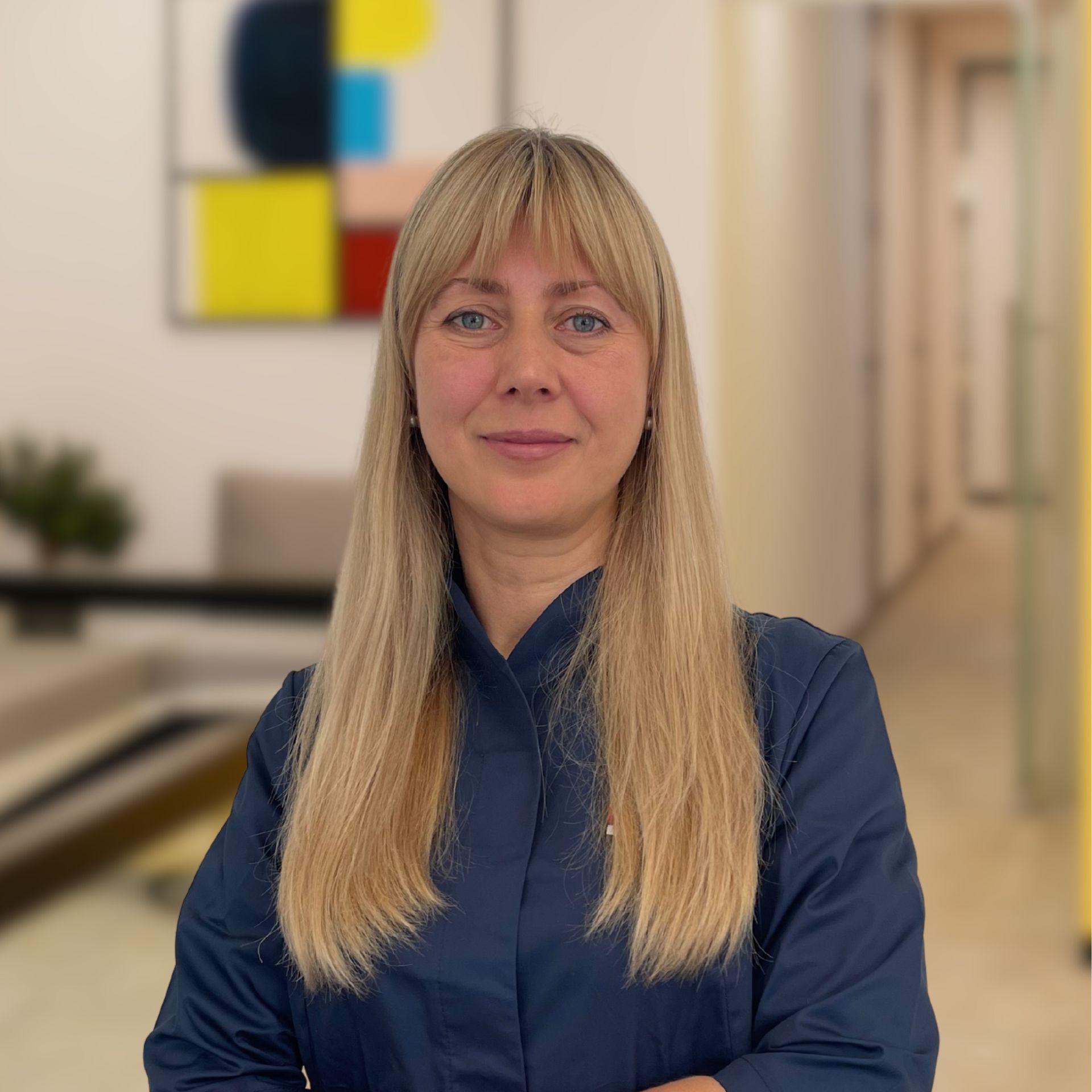 Гастроентеролог, терапевт Шапошнік Ольга Миколаївна у холі Файної Клініки