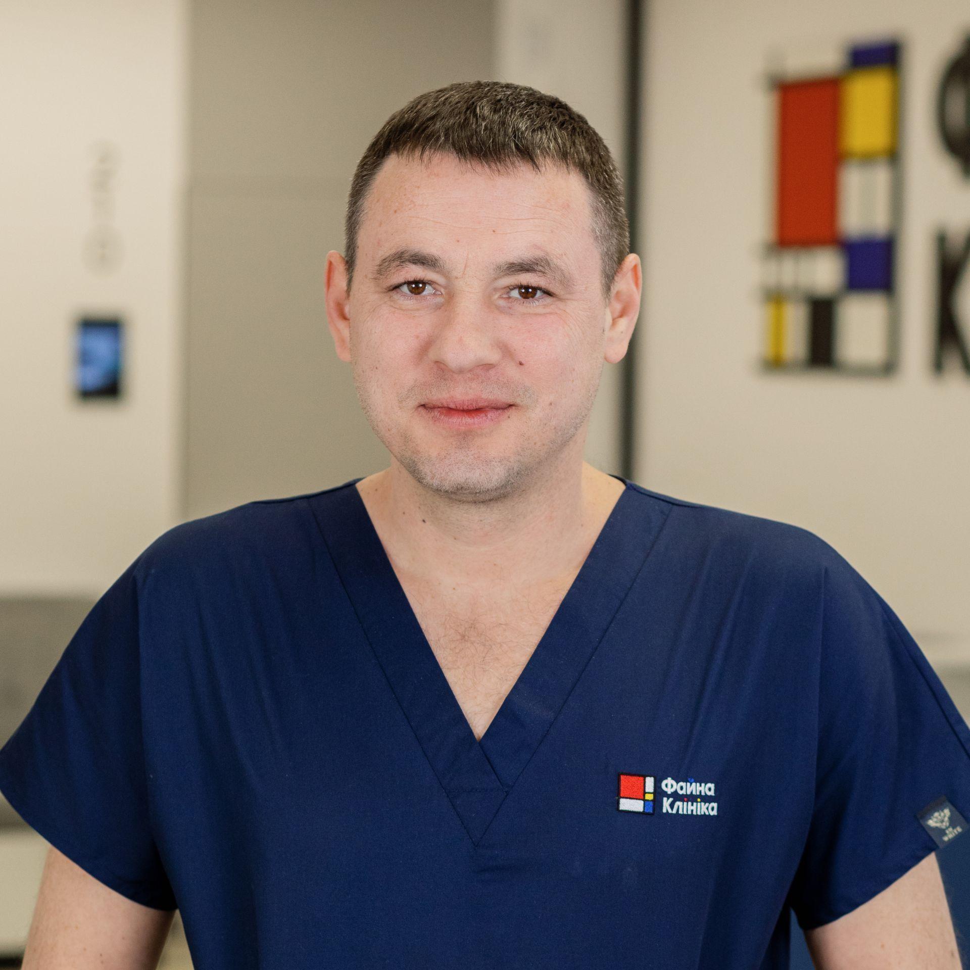 Кардіолог Демидюк Сергій Михайлович у холі Файної Клініки