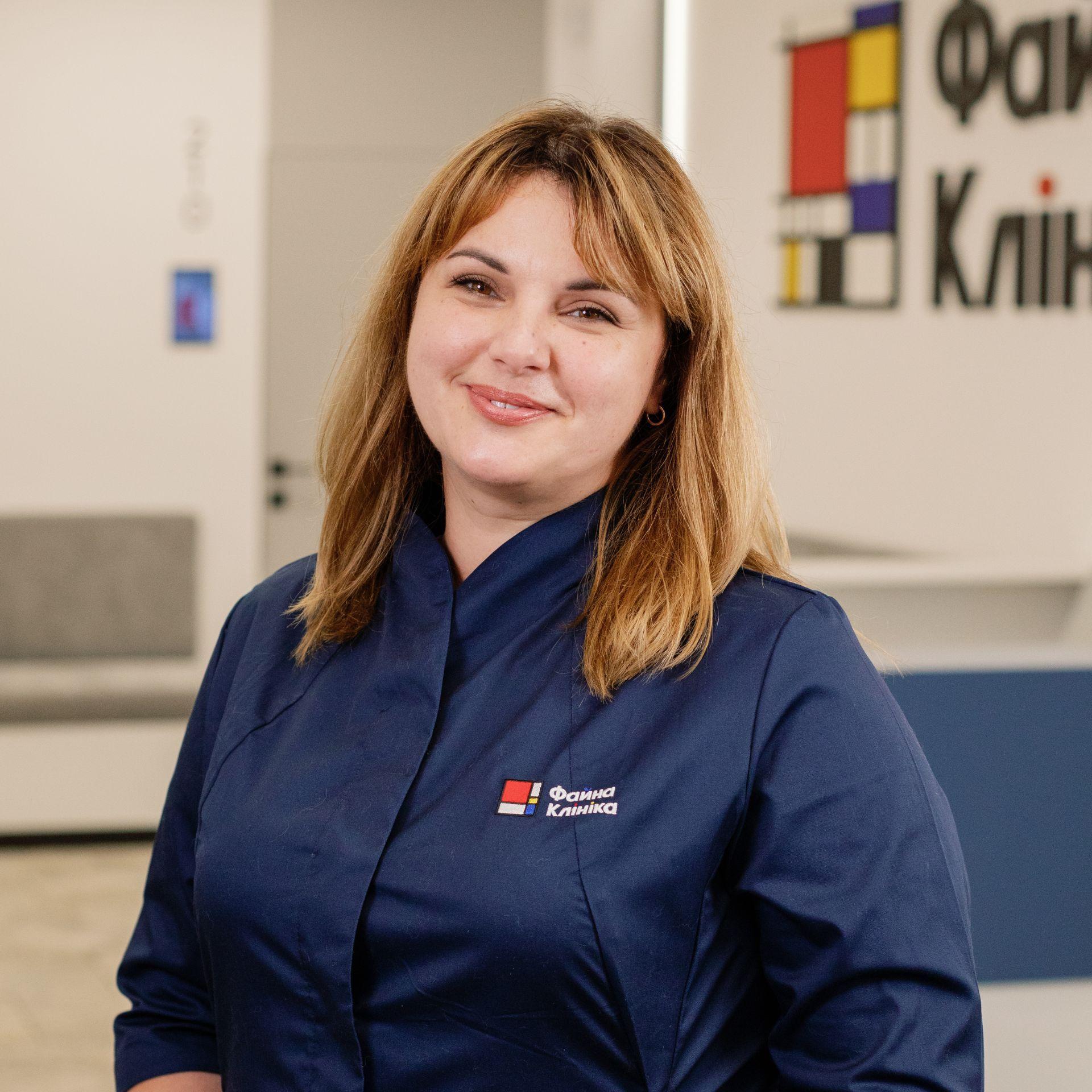 Масажист, дитячий масажист Шевчук Наталія Святославівна у холі Файної Клініки